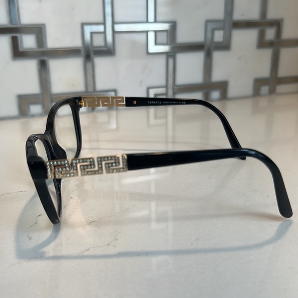 Versace glasses pre owned! Authentic comes with case - Picture 2 of 5